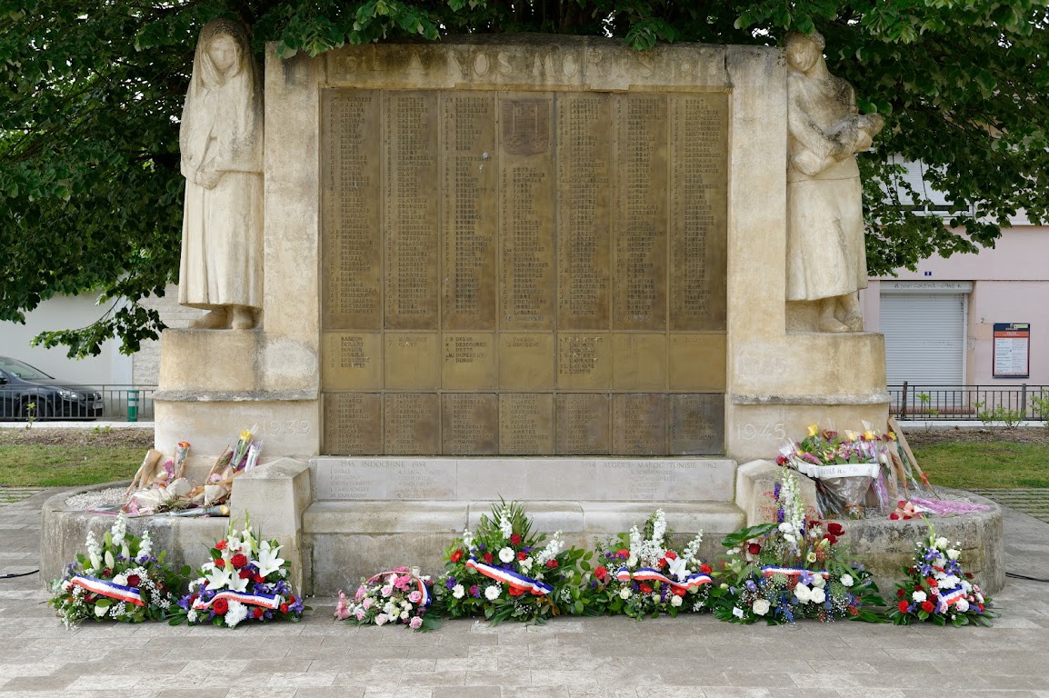 Nos élèves à la cérémonie du 8 mai 45