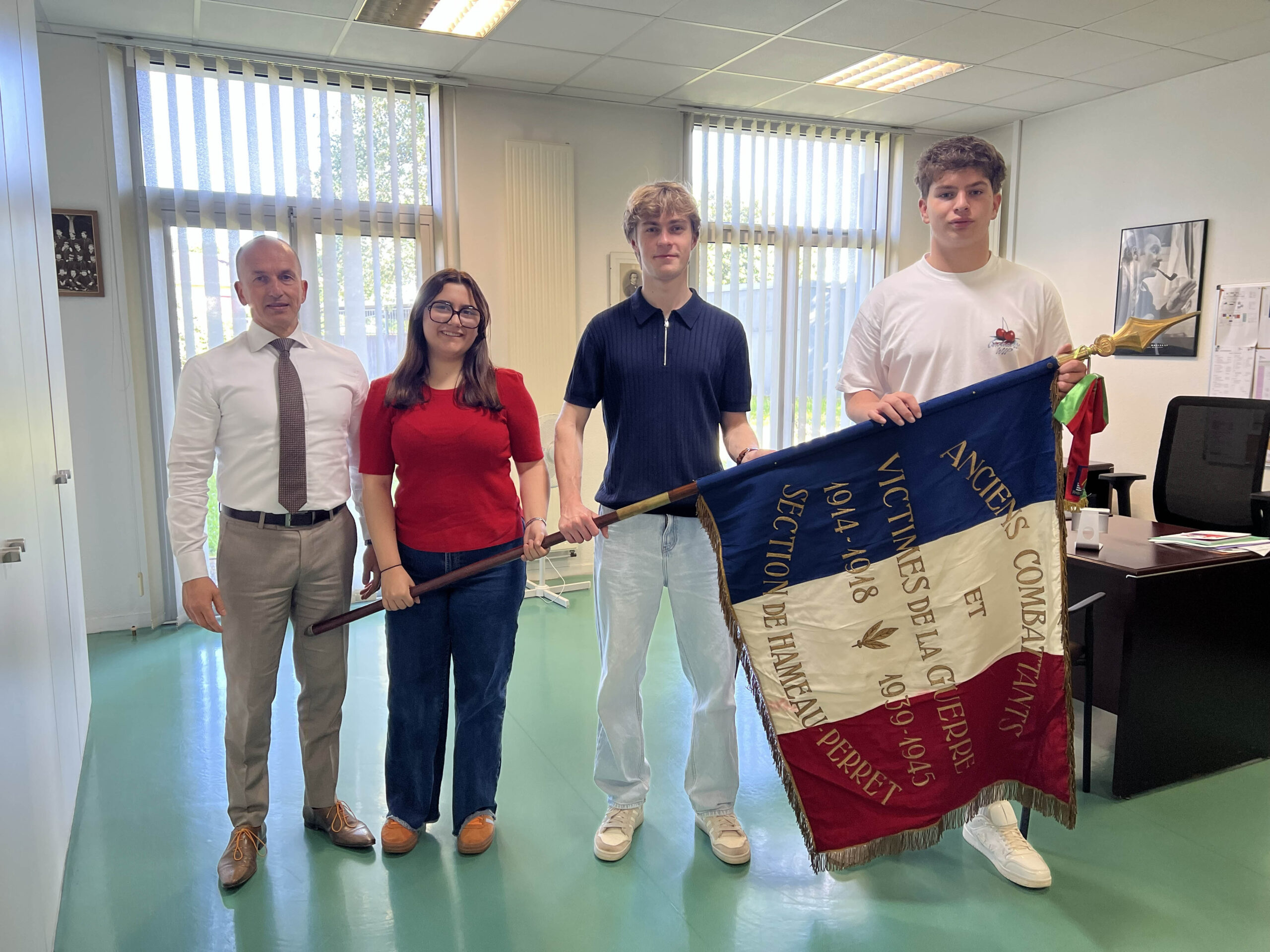 Nos porte-drapeaux
